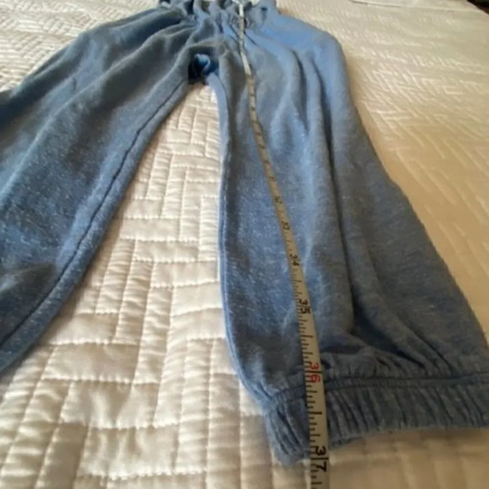 3 PIECE LOT OF GAP, H&M, AND AMERICAN APPAREL